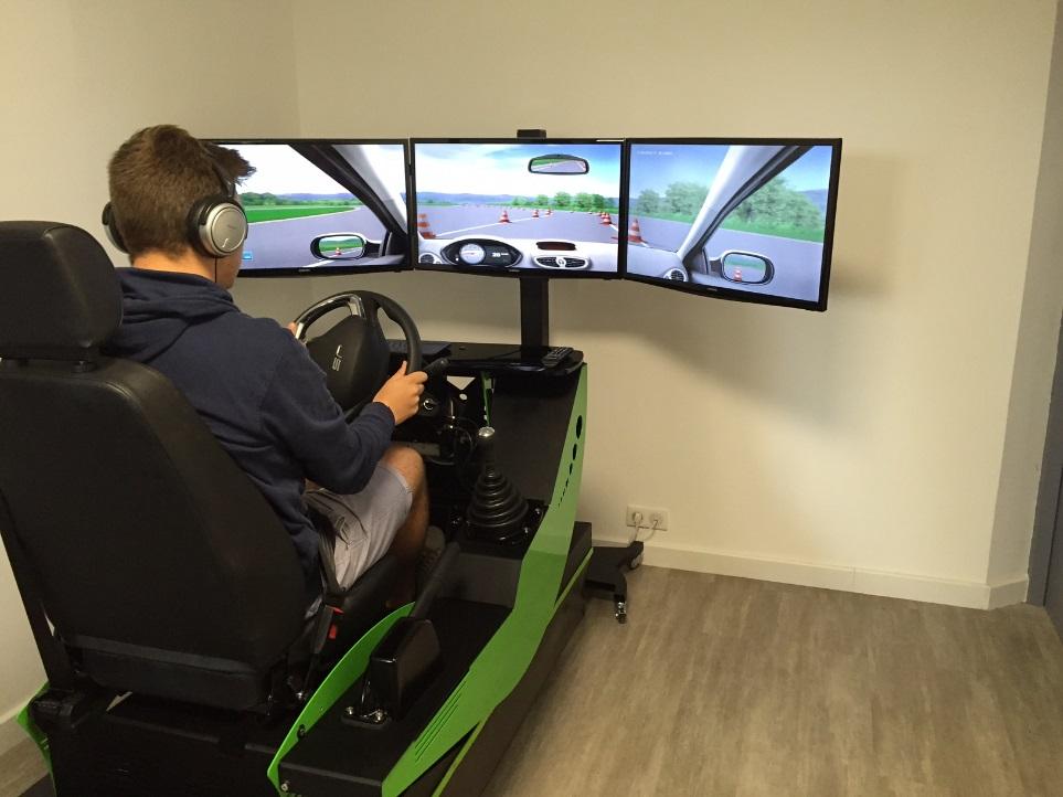 Le simulateur de la conduite et la formation au permis de conduire